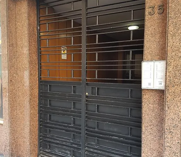 Casa de hóspedes Salaria Luxury Suites *