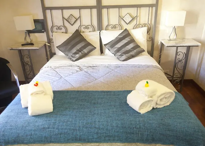 Casa de hóspedes Salaria Luxury Suites *